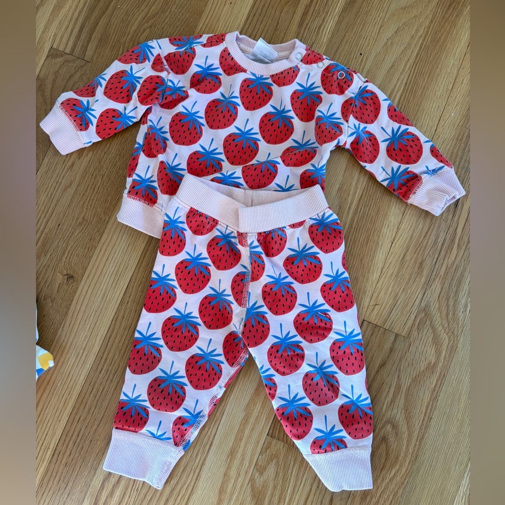 Hanna Andersson Strawberry Sweat Set